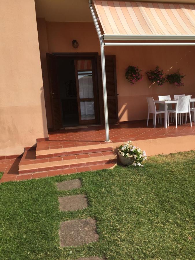 Vila La Casa Sotto La Torre Chia Exteriér fotografie